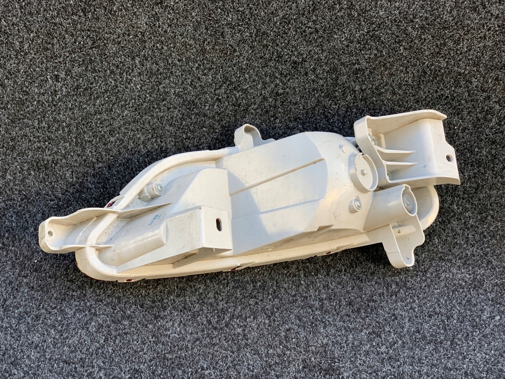 фото №1, Mazda cx5 ii 2017- лампа правая бампер задняя oryg eu