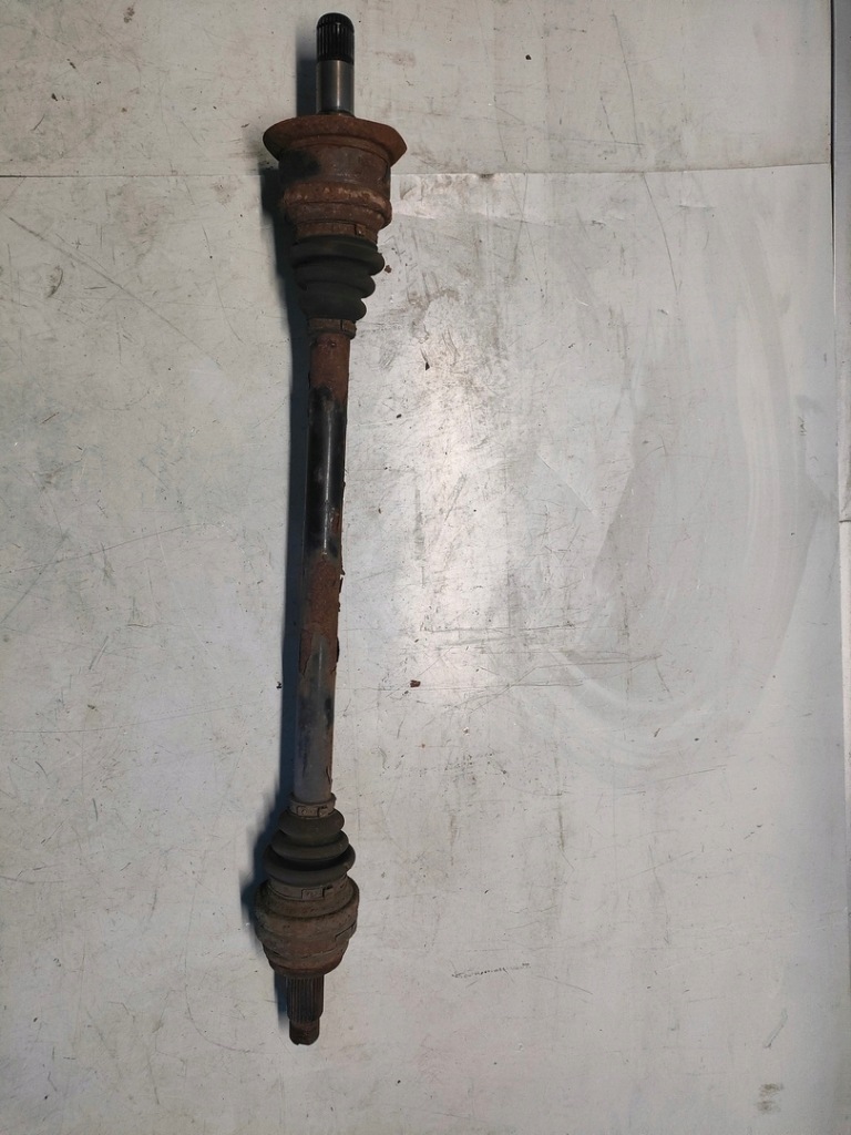 Bmw x3 f25 n47 x-drive привідний вал правий задні 7598042 в Україні