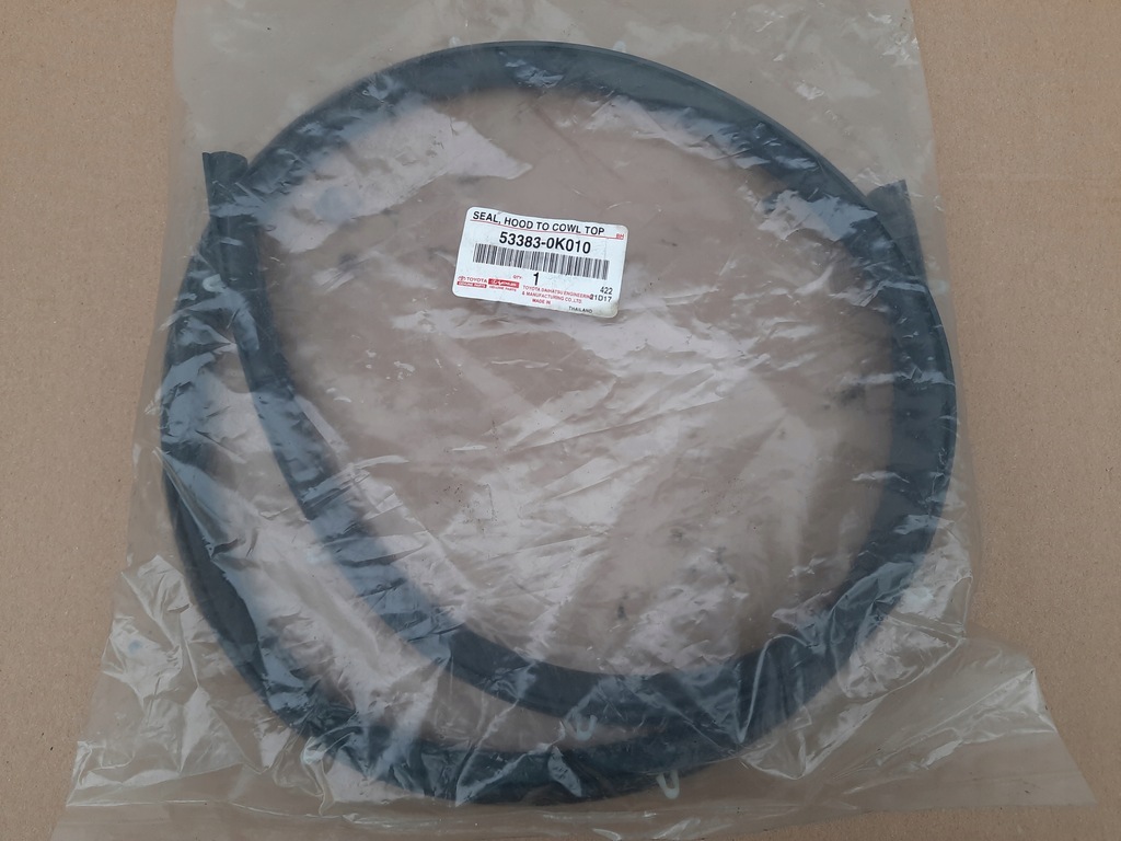 фото №1, Toyota hilux прокладка жабо капот nowa oryg!