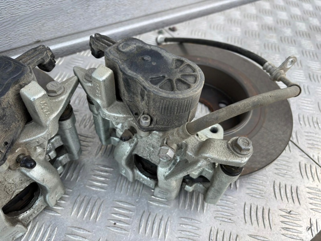 фото №5, Toyota yaris cross диск гальмівна супорт задня лівий правий електричний