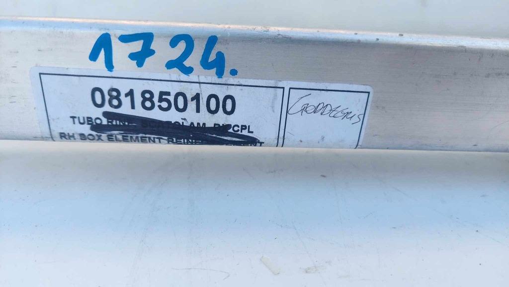 фото №5, Ferrari italia 458 кронштейн правый кронштейн крыла правого 1724