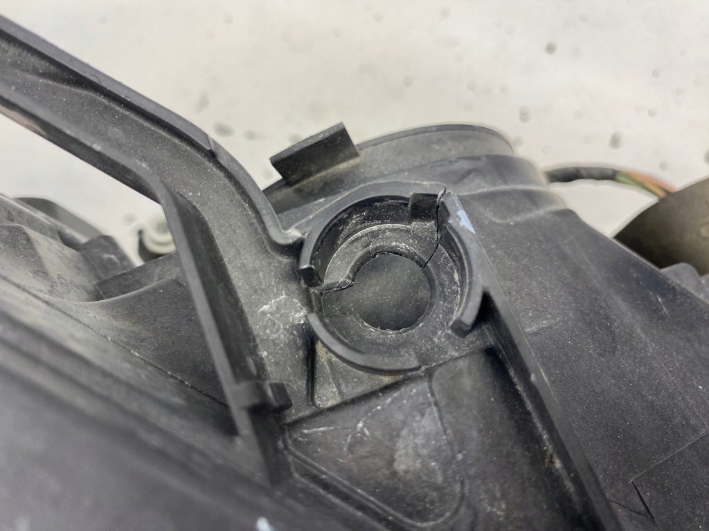 фото №9, Peugeot 3008 i лампа правий перед 89903245