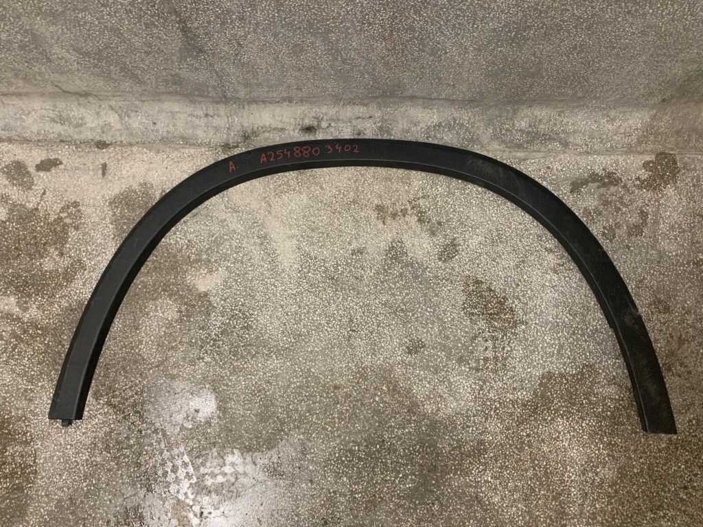 фото №1, Молдинг крыла правый перед mercedes glc 254 a2548803402