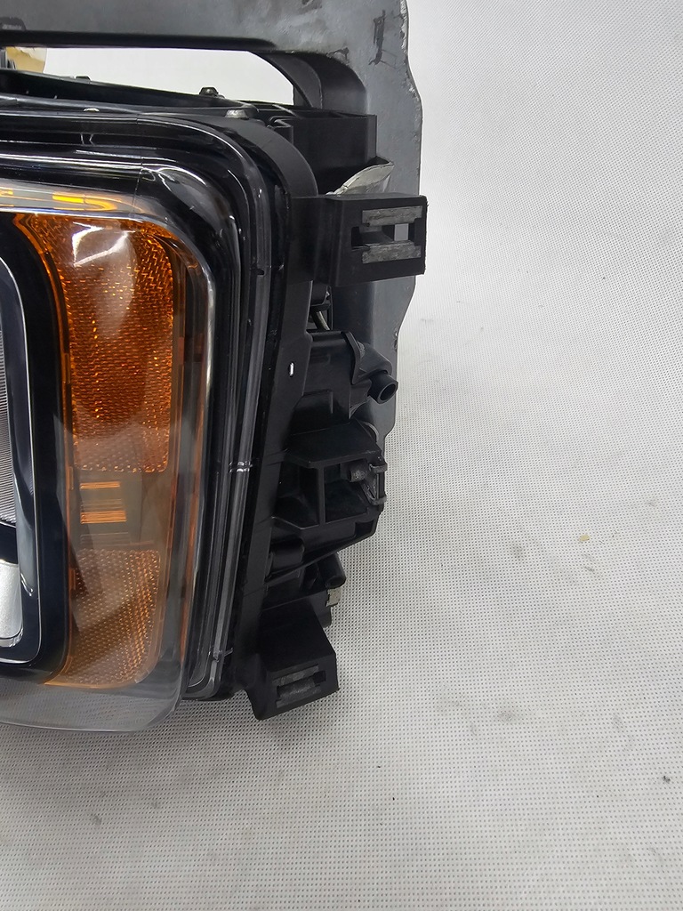 фото №13, Scania r s 450 2016 лампа перед передня права europa 2655893 кронштейн