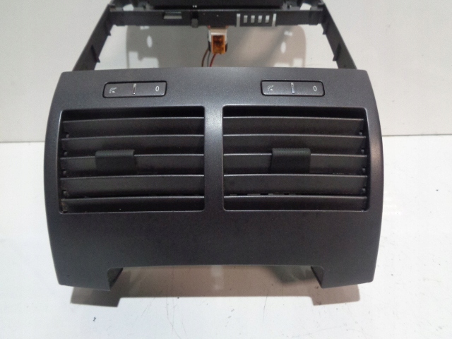 фото №7, Решётка обдув задняя vw phaeton 02-10 3d0819203e