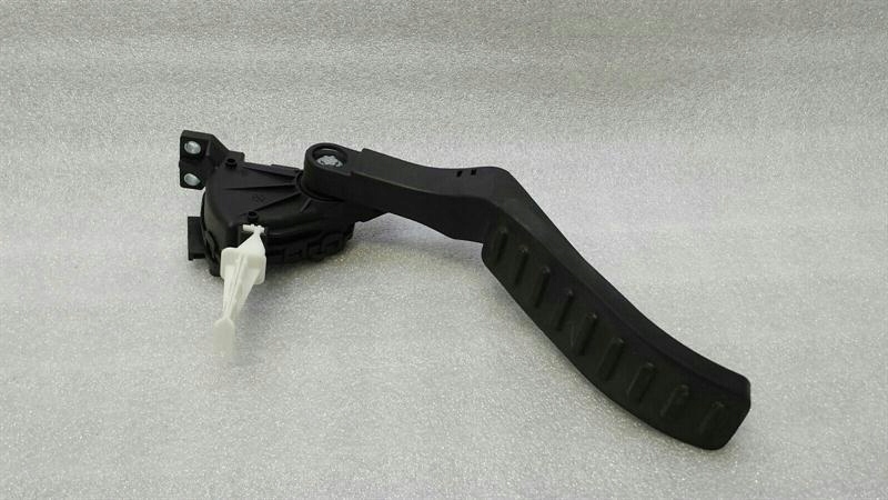 фото №1, Porsche cayman s 987 997 gas педаль set 99742301902 accelerator trim
