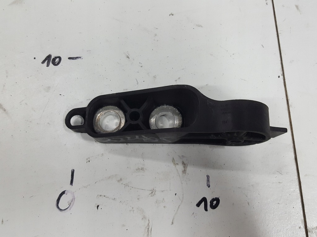 фото №1, Bmw 3 g20 g21 18r- кронштейн впуск воздуха правое