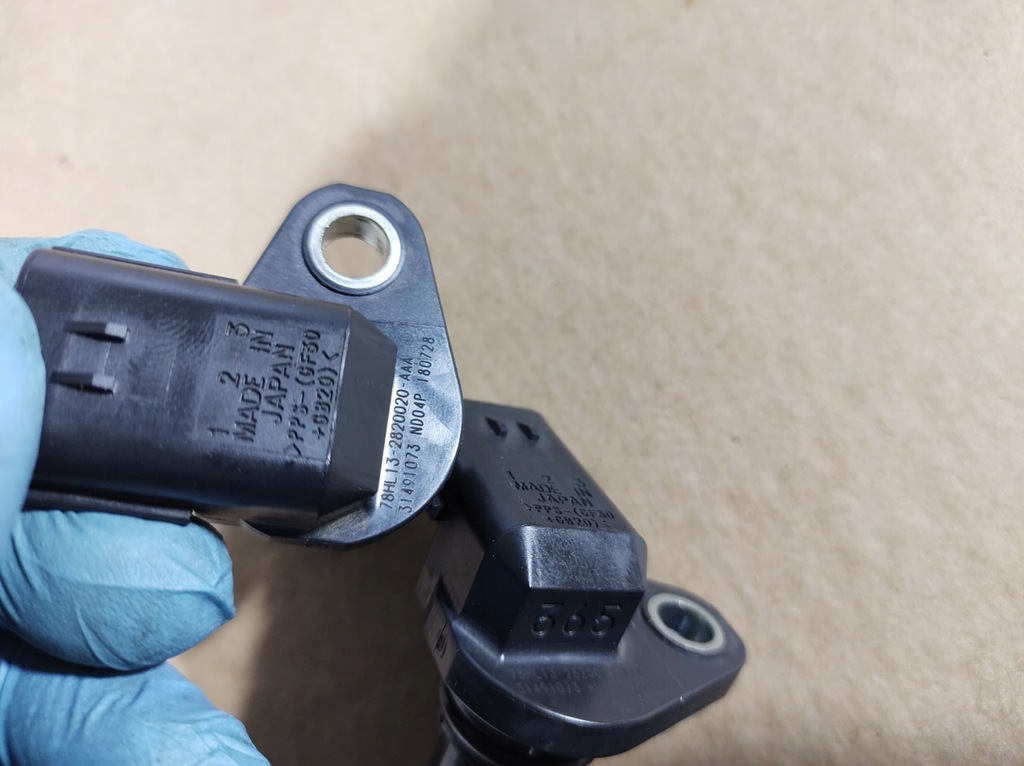 фото №9, Volvo v40 1.5 t3 12r- датчик вала розподільного валу