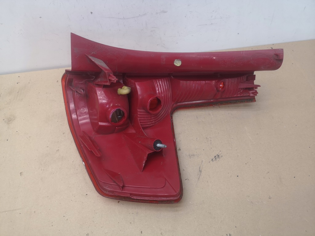 фото №8, Лампа левая задняя citroen c4 i 04-08 5d hb