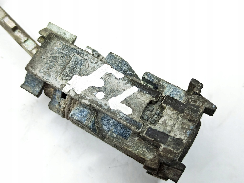 фото №8, Audi a4 s4 b8 8k 2009 перед сторона ліва вкладка замка двері передніх