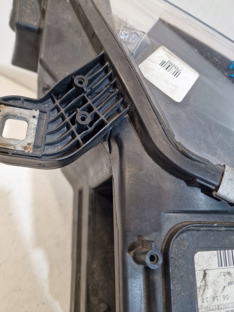 Bmw x3 x4 f25 f26 рестайлинг  lci фара правый  перед full led адаптивный 74606320 Киев