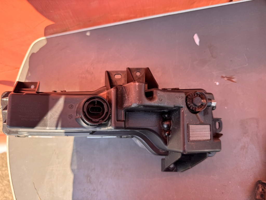 фото №5, Tesla y tesla iii lift левый противотуманная фара drl