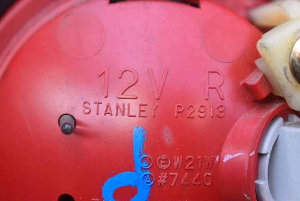 фото №8, Лампа права задня задня p2913r mazda 3 1 i bk 5d hb 03-06