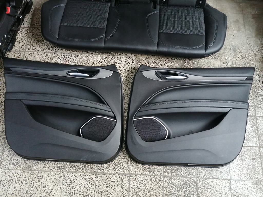 фото №15, Alfa romeo stelvio 2019 салон сиденье сиденья обшивки заднее сиденье кожа ładne