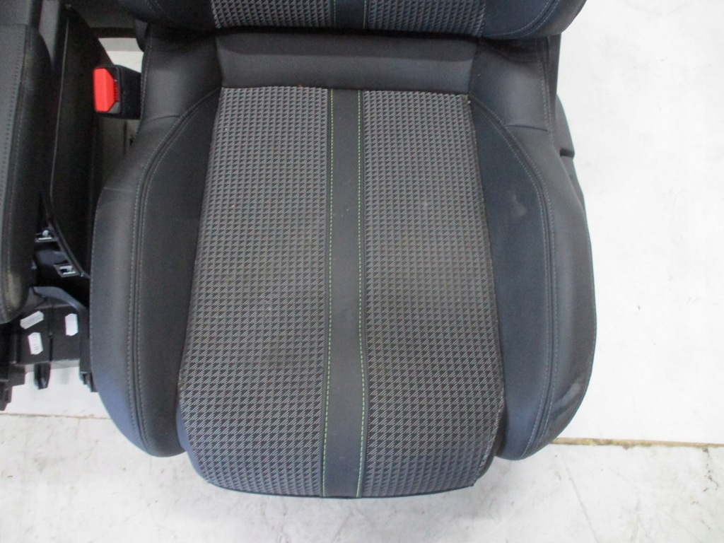 фото №8, Обивка pół кожа сиденья peugeot 2008 ii