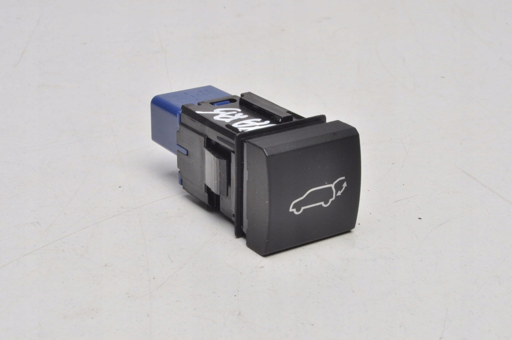 фото №1, Toyota yaris cross кнопка відкривання кришки