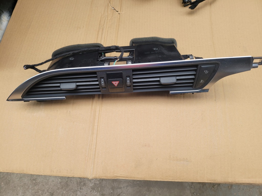 фото №1, Средняя решётка обдув audi a6 a7 c7