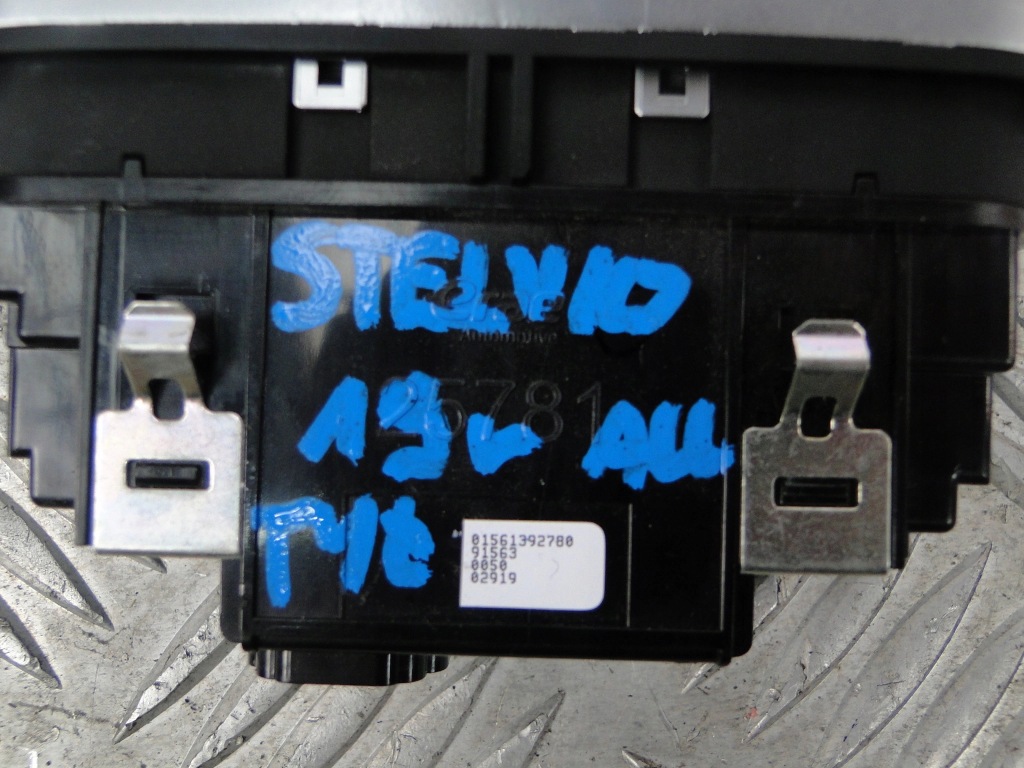 фото №3, Stelvio разъём считыватель usb подогрев сидений задняя