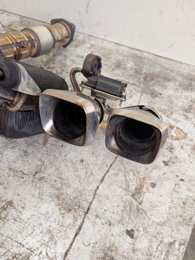 фото №9, Chevrolet corvette c8 2020+ выхлоп гаситель полный