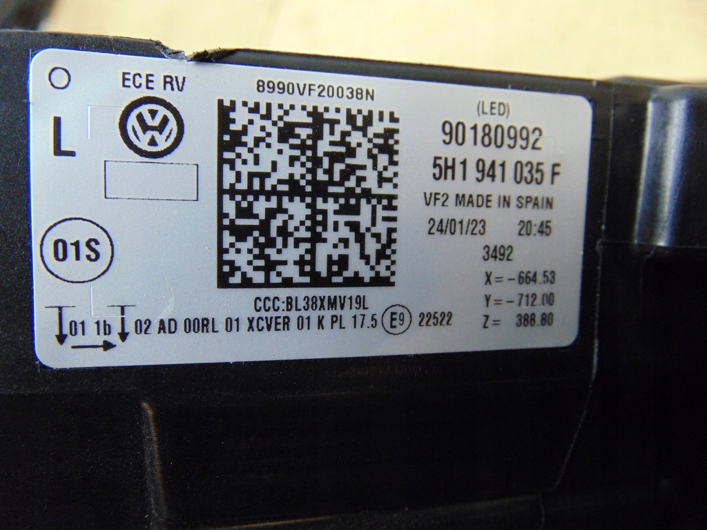 фото №16, Лампа левая перед vw golf viii 5h1941035f europa