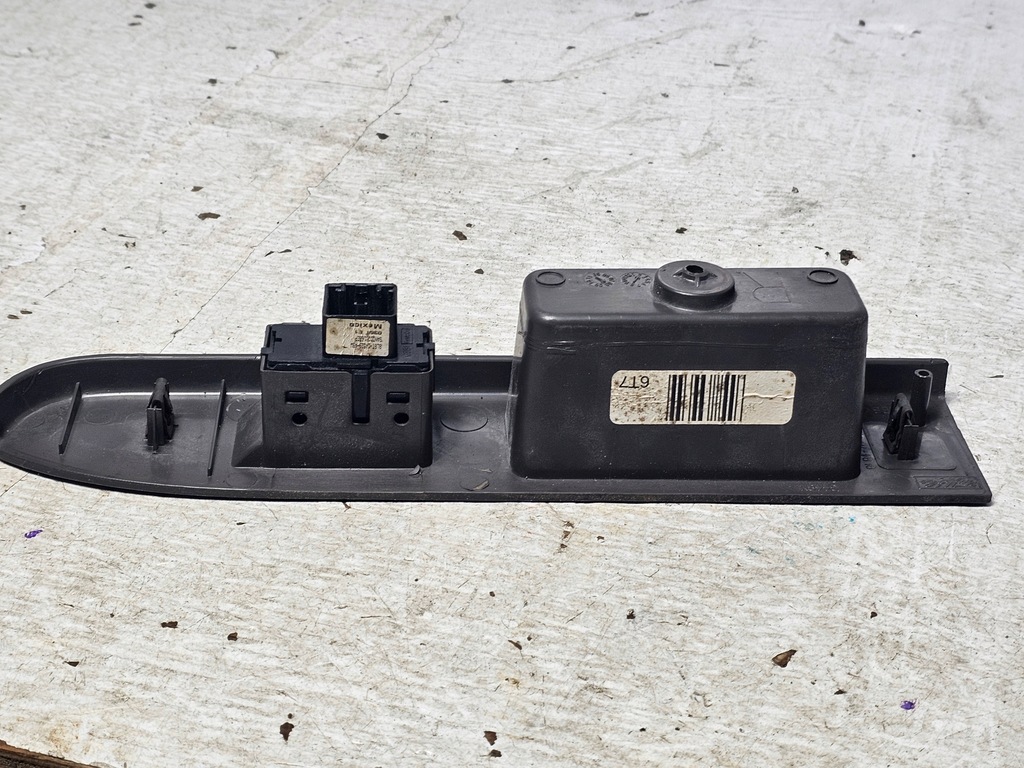 фото №15, Mercury mariner 06-10 панель управление окон левый правый задняя 8l8478274b09 usa