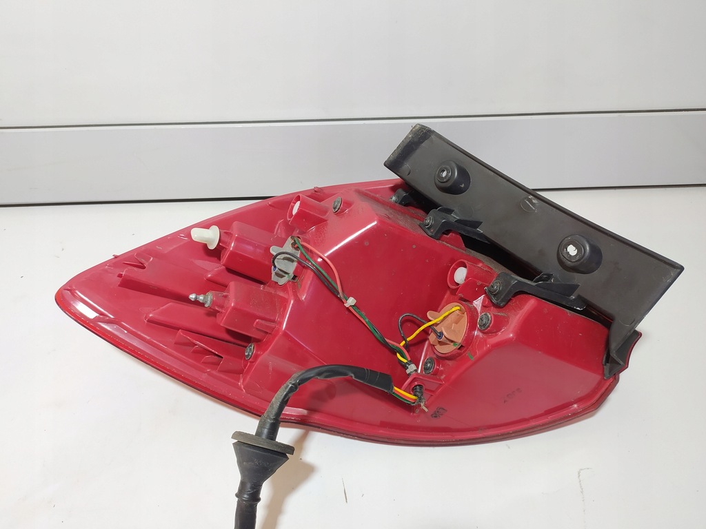 фото №4, Kia ceed ii hb лампа права задня