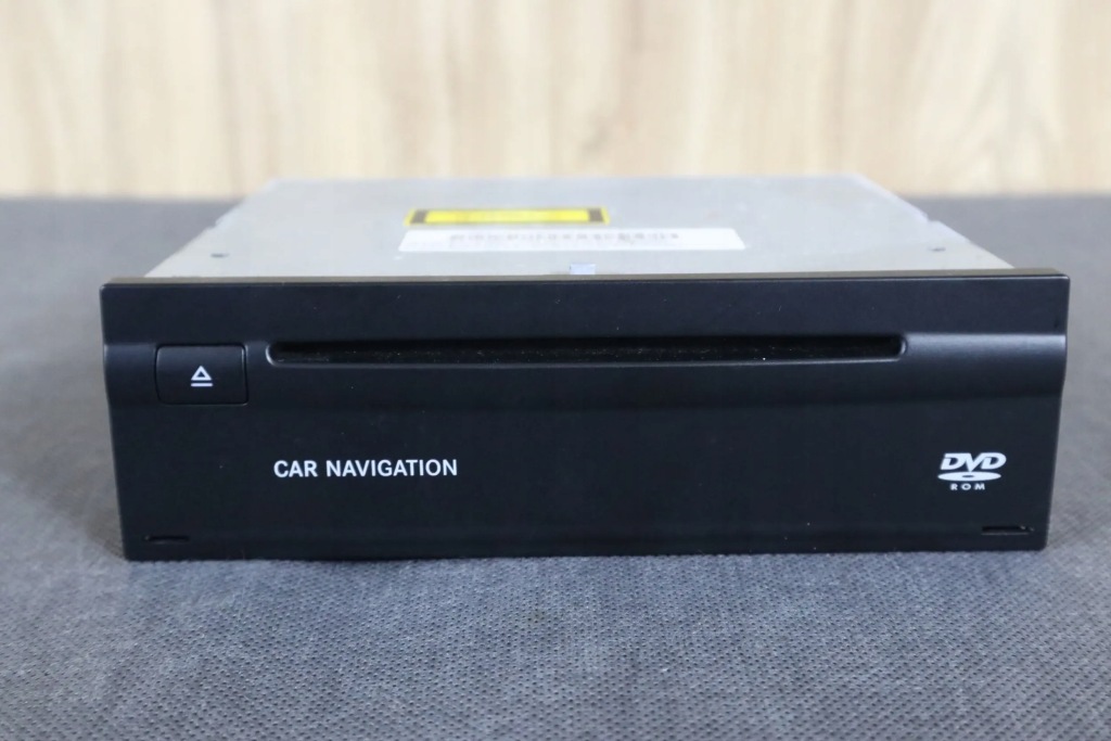 фото №1, Mercedes slk r171 считыватель радио dvd навигации 2208206085 / 47715723