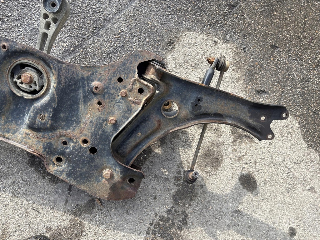 Vw caddy iii рестайлінг  2010-2015 підрамник підрамник підвіска перед 1k0199315b Зі Шроту