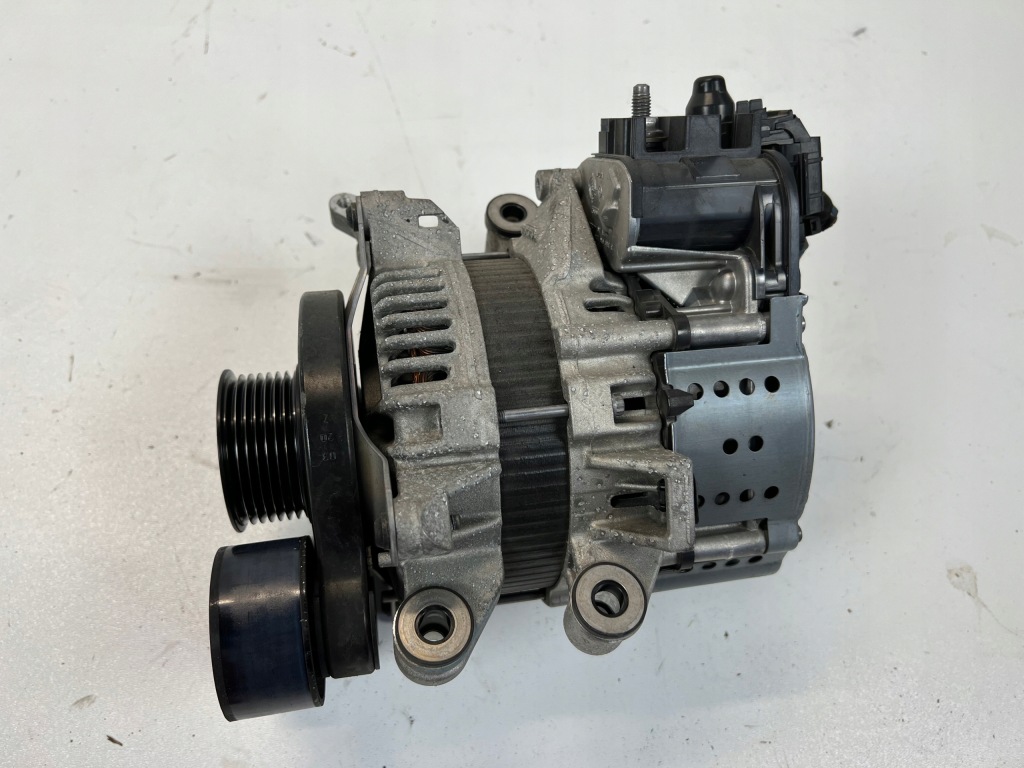 фото №1, Volvo xc60 ii xc90 2,0d гибрид генератор 32300720