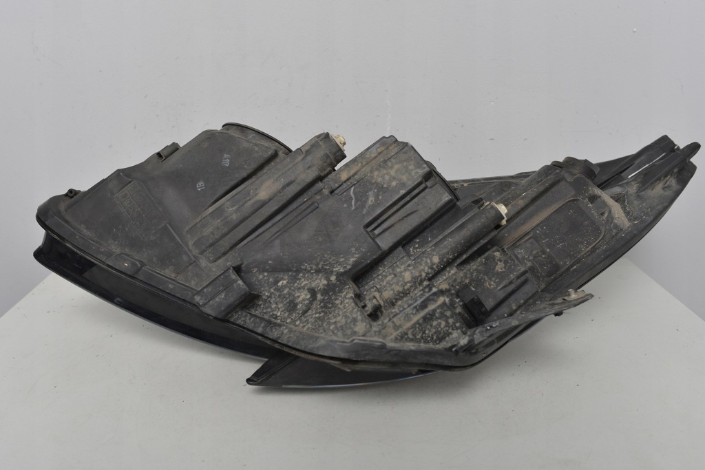 Opel corsa e правая лампа перед 13381336 Цена