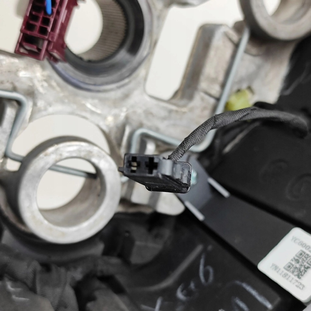 Tesla model y 2022 повітропровід Київ