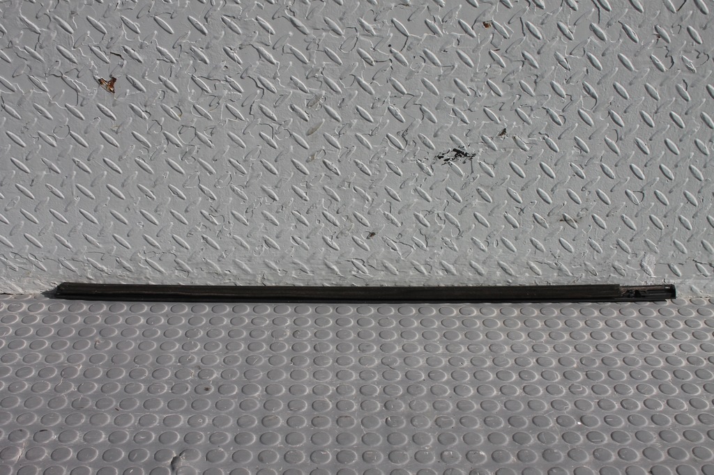 фото №5, Молдинг декоративная уплотнитель стекло правый перед хром nissan pulsar