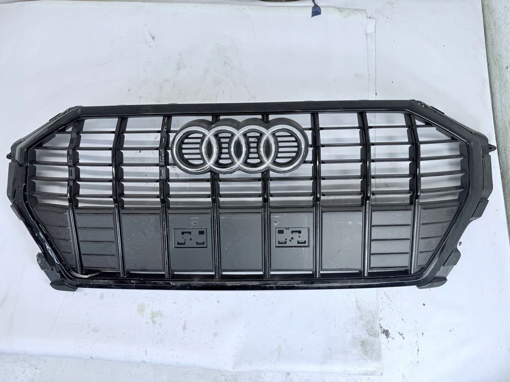 фото №1, Решётка радиатора решётка радиатора audi q3 83a s-line 83a853651e 83a853651f