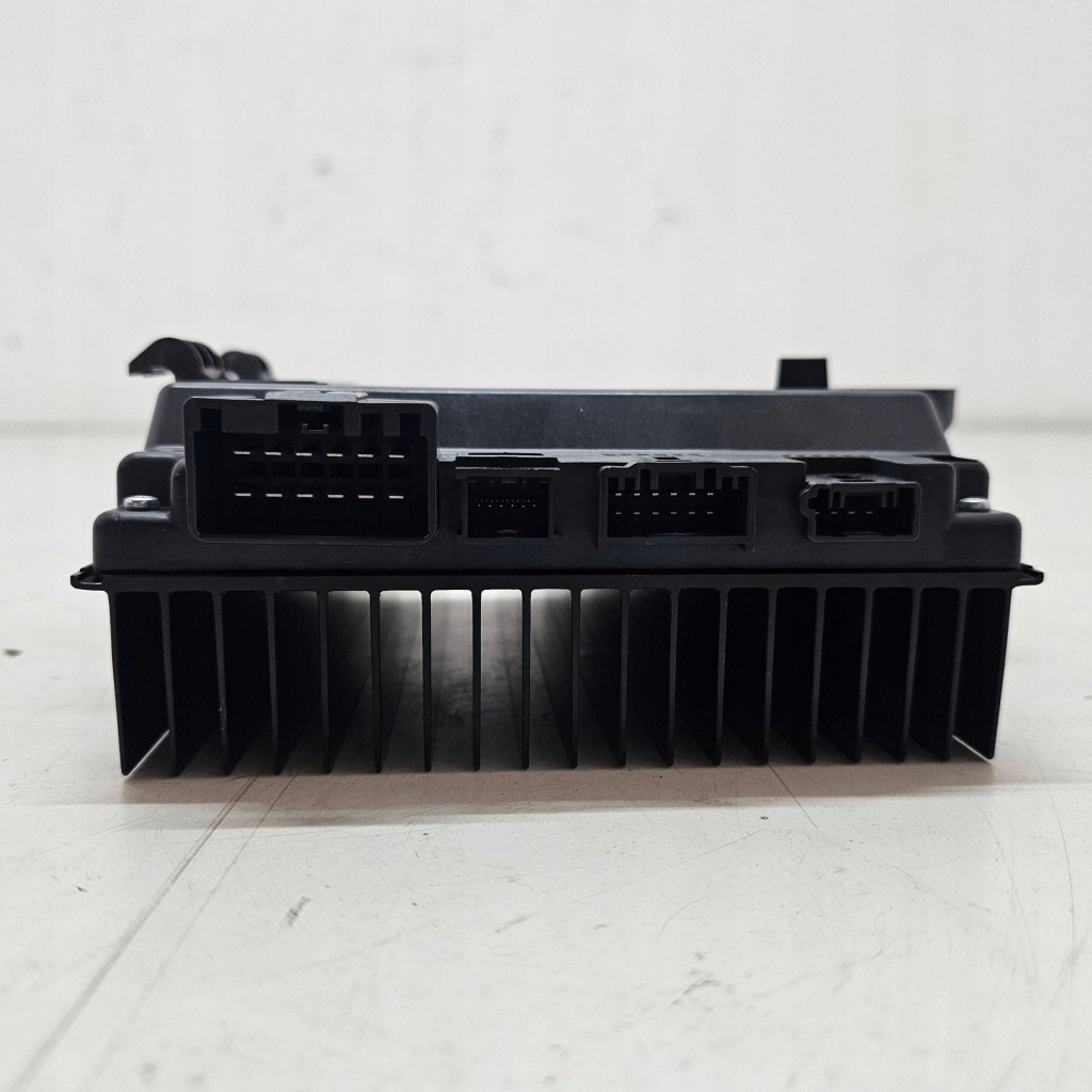 Усилитель tesla model 3 3 highland 1782702-00-d с Разборки