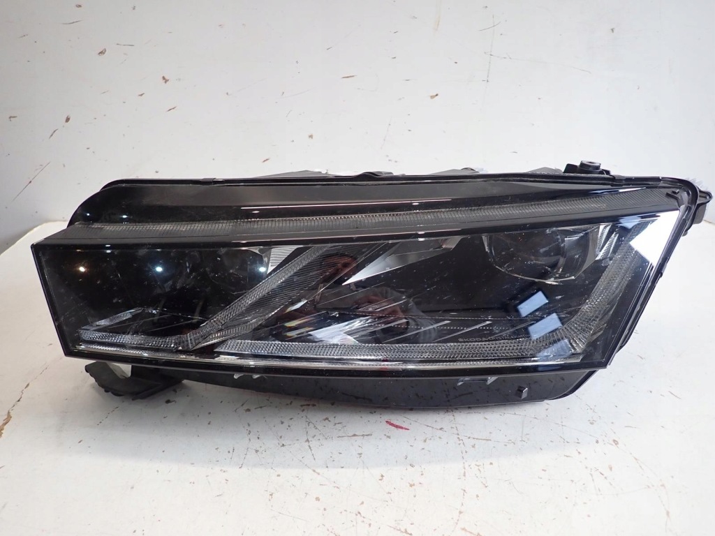 Купити Фара перед ліва skoda octavia iv 2020- full led