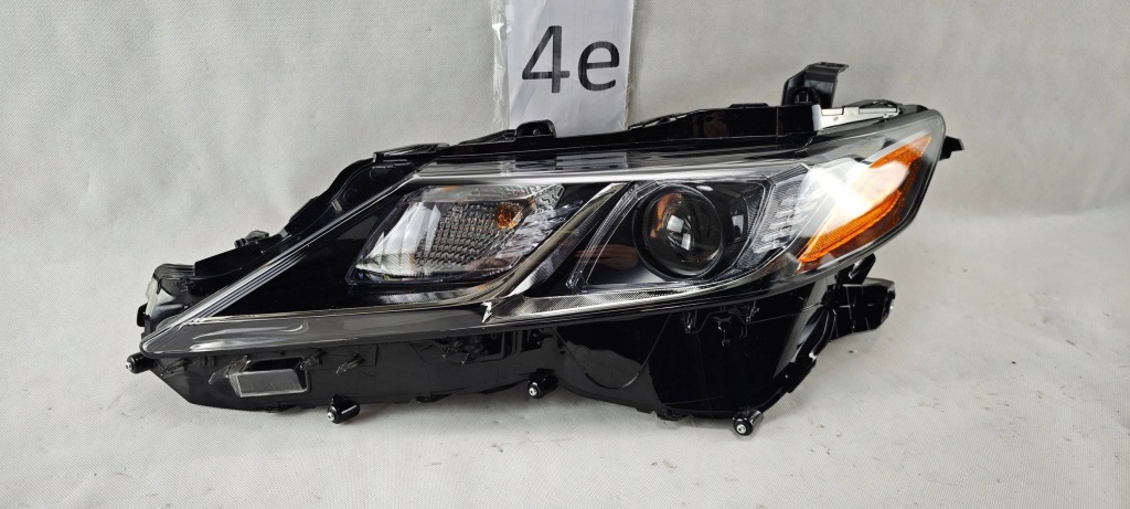 Toyota camry viii 2018- левый фара фонарь  led америка full led Цена