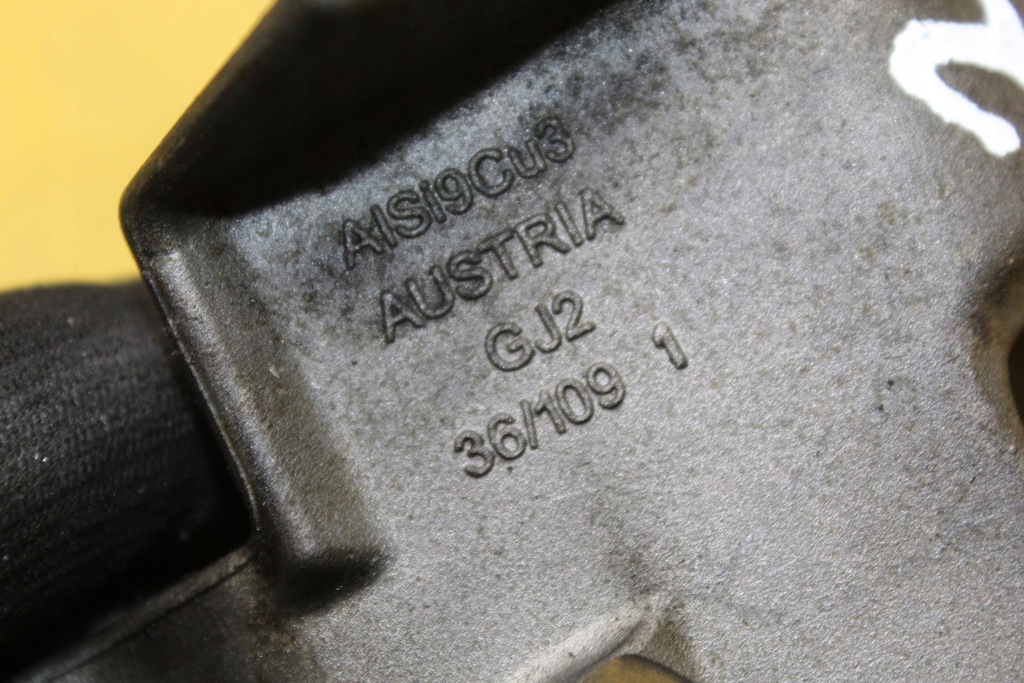 фото №6, Кронштейн насоса впрыска 057130147af cayenne 4.2tdi