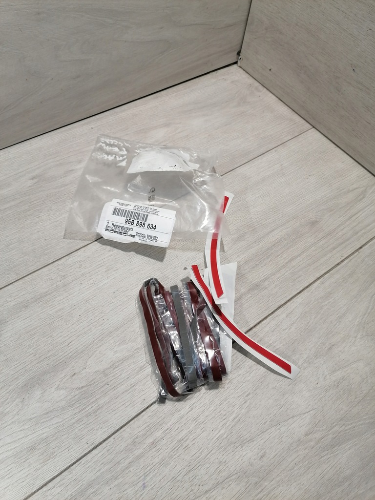 фото №1, Macan прокладка двері права 95b898634