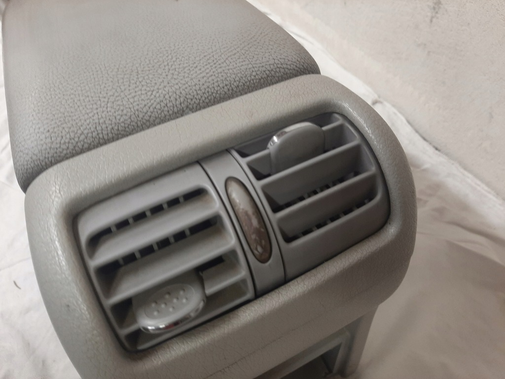 фото №6, Mercedes w203 подлокотник туннель средний