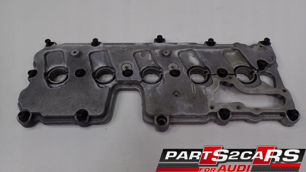 фото №8, Audi rs6 5.0 tfsi v10 buh крышка клапанов правая