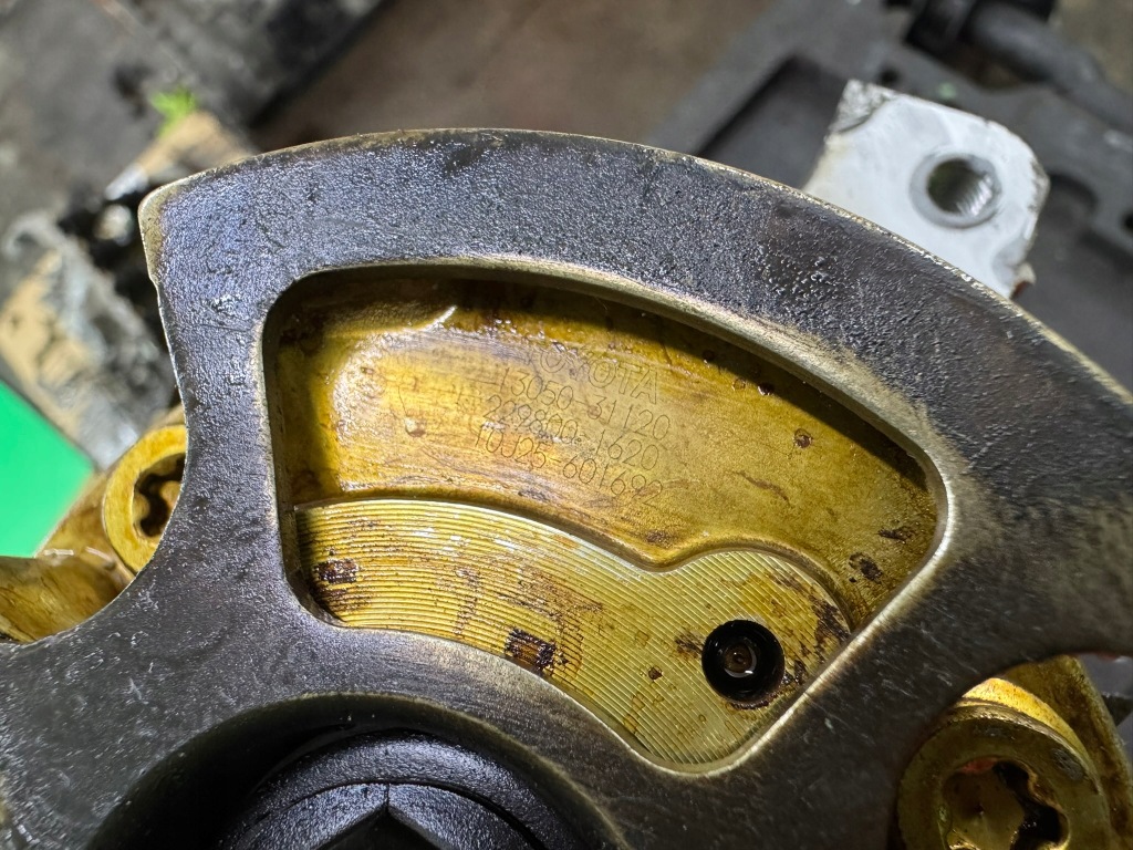 Вал валы распределительного вала правая головка 1305031120 lexus gs iii 3.0 v6 gs300 05- Недорого