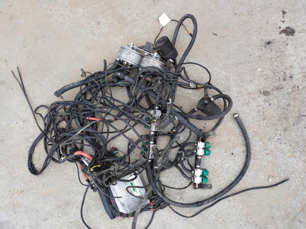 фото №1, Jeep wk2 srt електропроводка газова zavoli