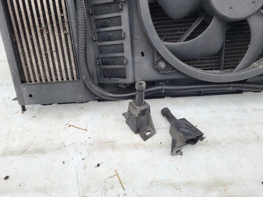 фото №4, Pas передний радиатор citroen c4 picasso i 1.6hdi