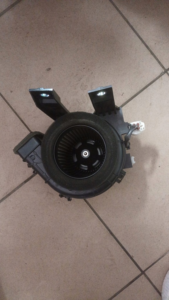 фото №1, Вентилятор акумулятора toyota c-hr g9230-47080