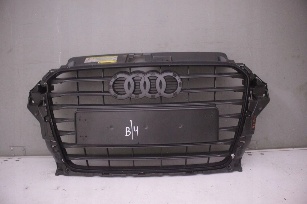 фото №1, Решётка радиатора audi a3 8v