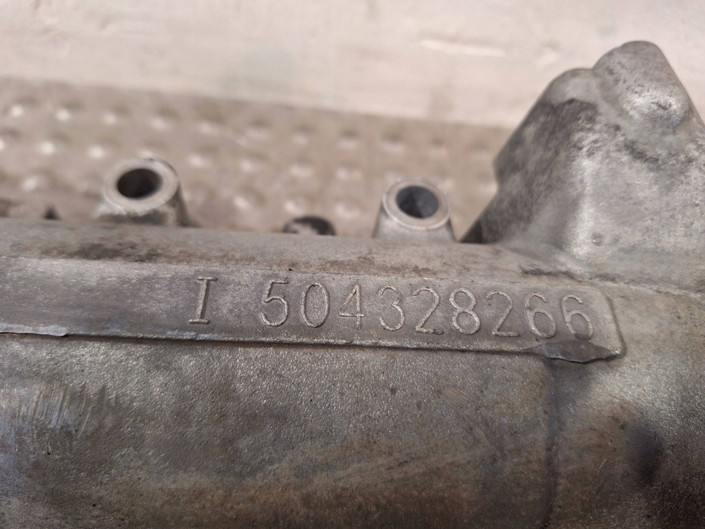 фото №8, Крышка клапанов 504328266 валы распределительного вала fiat iveco 3.0 jtd hpi