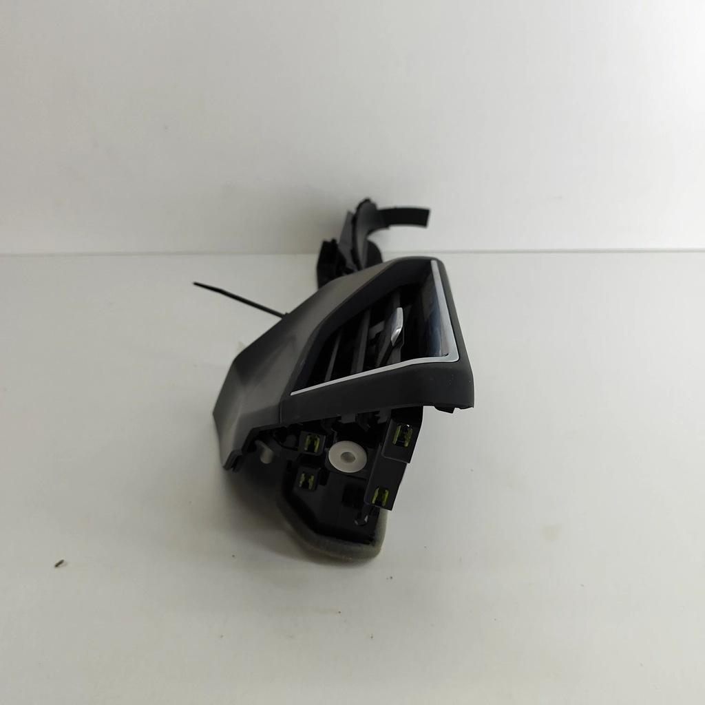 фото №5, Audi e-tron gt 2022 форсунки / ґрати обдув панелі приладової панелі