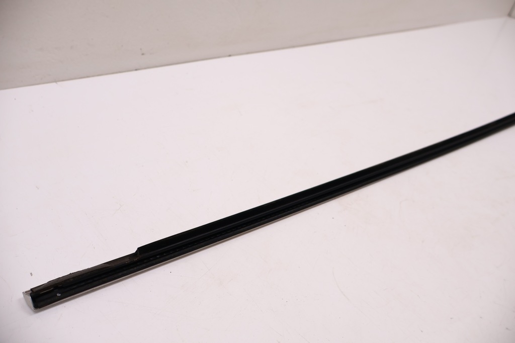 фото №7, Volvo xc60 i lift молдинг ущільнювач ліва перед