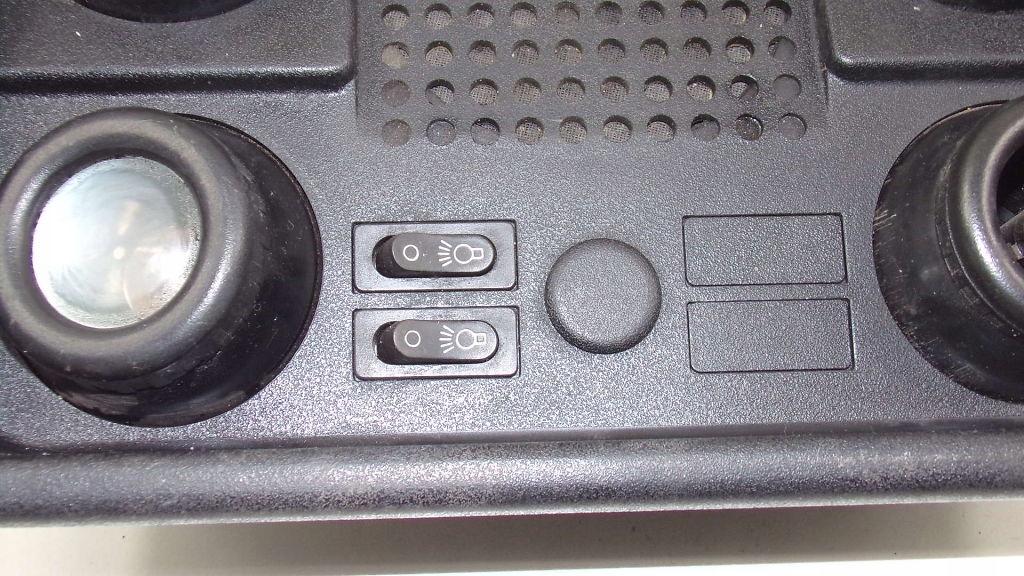 Mercedes 609 90r лампа освещение салона перед Цена