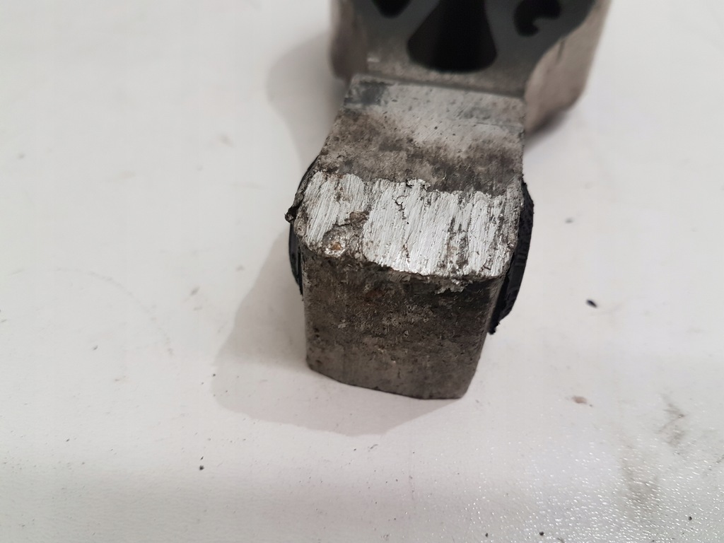 фото №6, Кронштейн подушка двигателя peugeot 308 ii t9 1.6 ehdi 9805734780 2013-2021